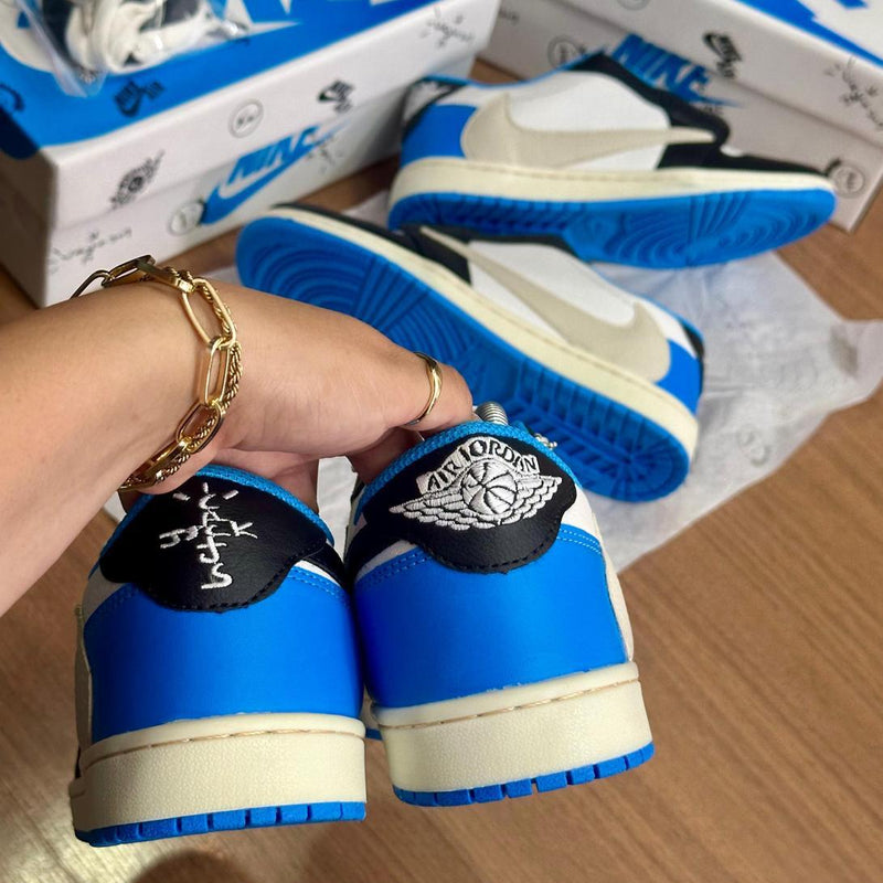 Tênis Jordan Travis Scott